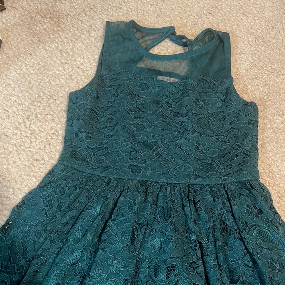 Girls green lace dress size med 7/8